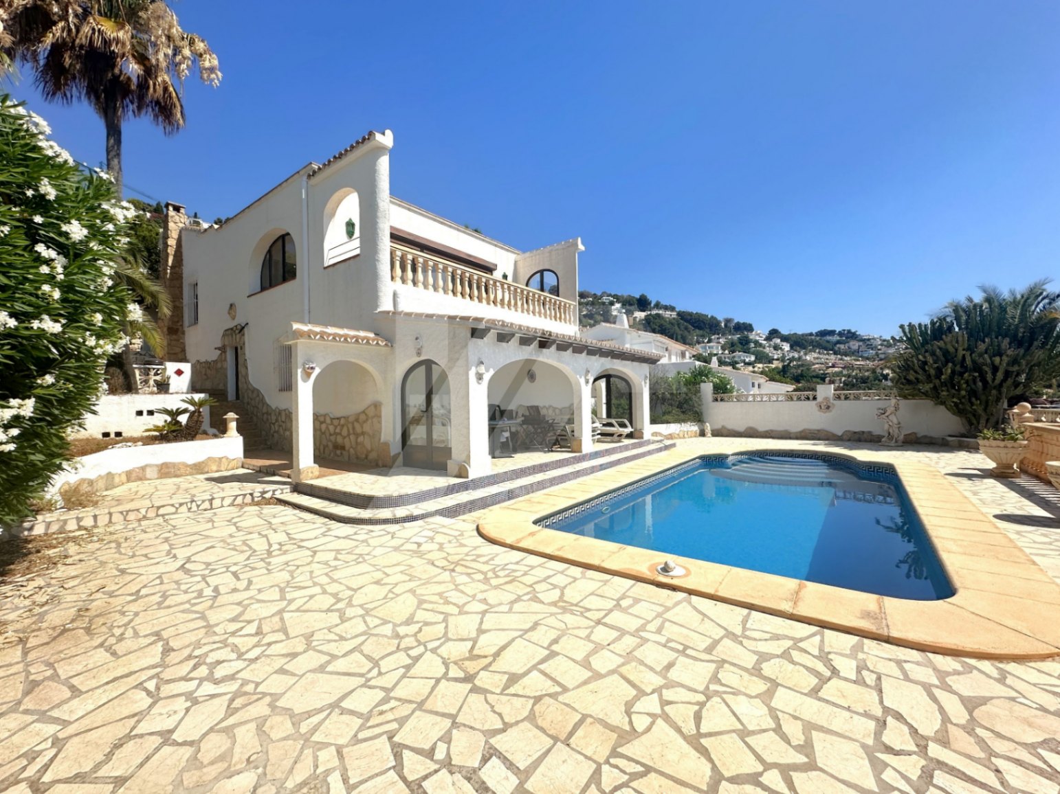 Villa zu verkaufen in Moraira mit spektakulärem Meerblick.