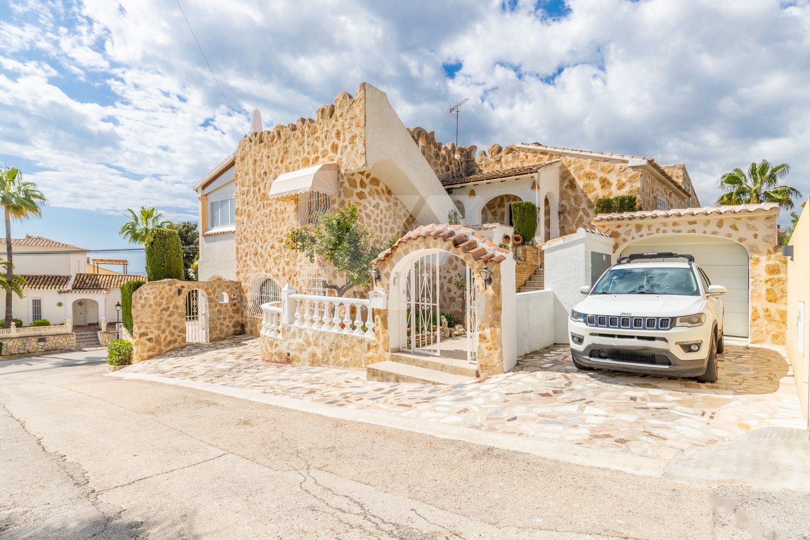 Luxusvilla zum Verkauf in Moraira, Pla del Mar, mit Meerblick.