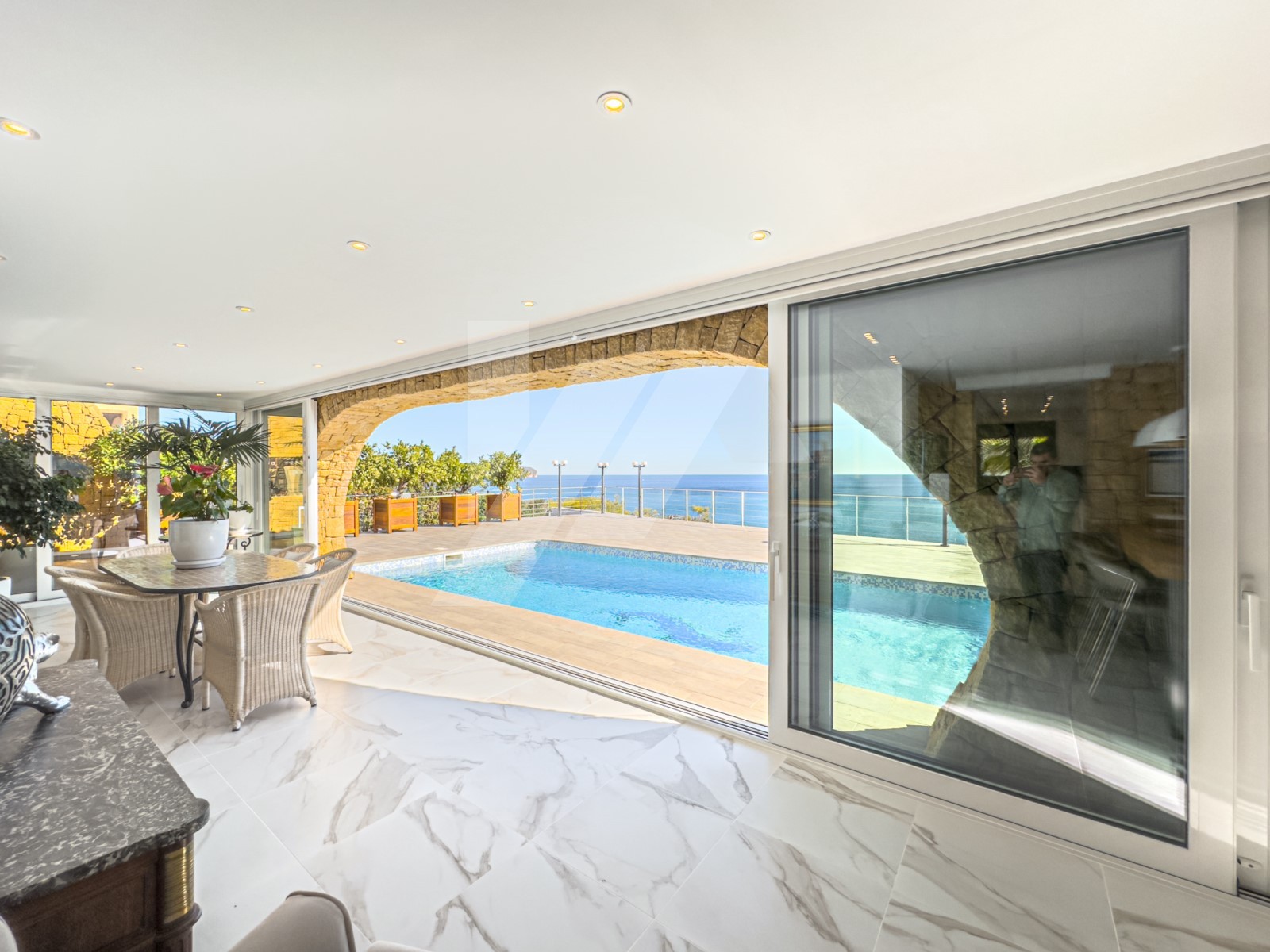 Villa zu verkaufen mit Meerblick in La Fustera, Benissa.
