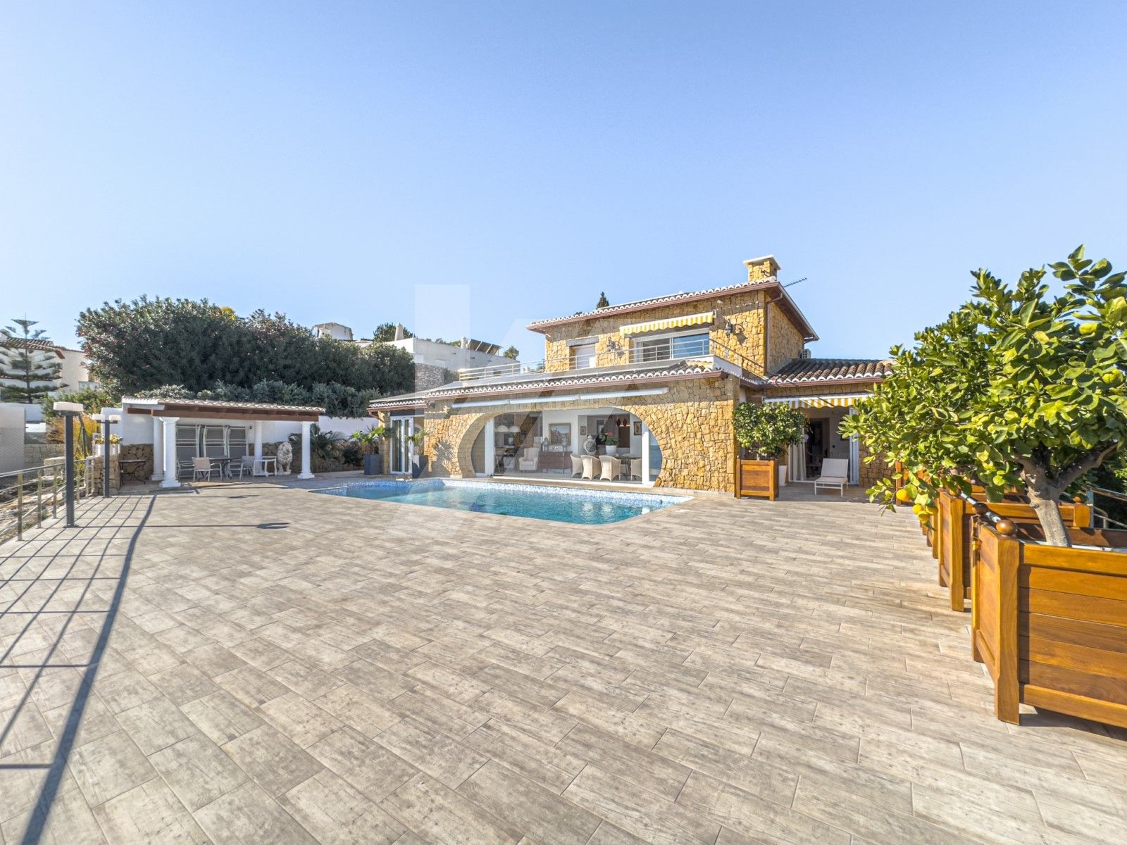 Villa zu verkaufen mit Meerblick in La Fustera, Benissa.