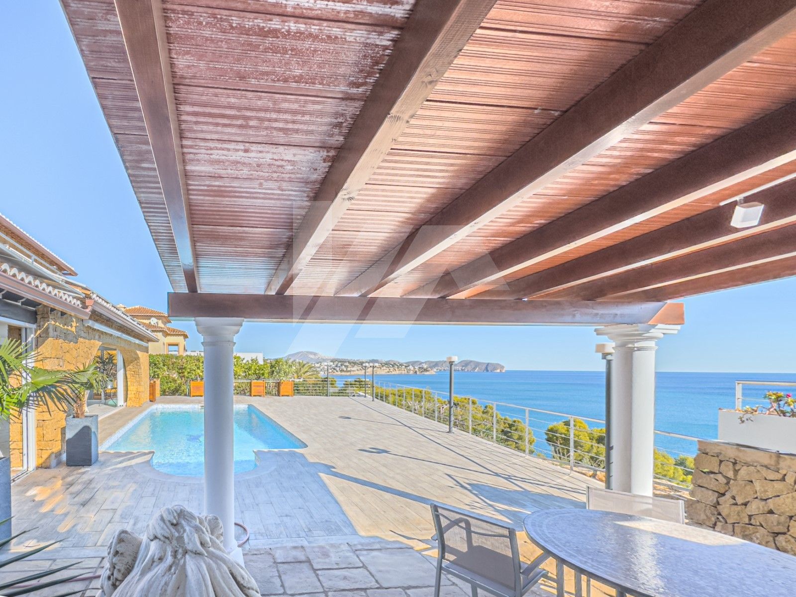 Villa zu verkaufen mit Meerblick in La Fustera, Benissa.