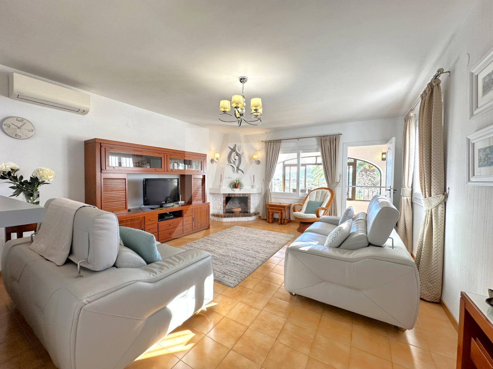 Bungalow mit Meerblick zu verkaufen in Moraira, Costa Blanca.