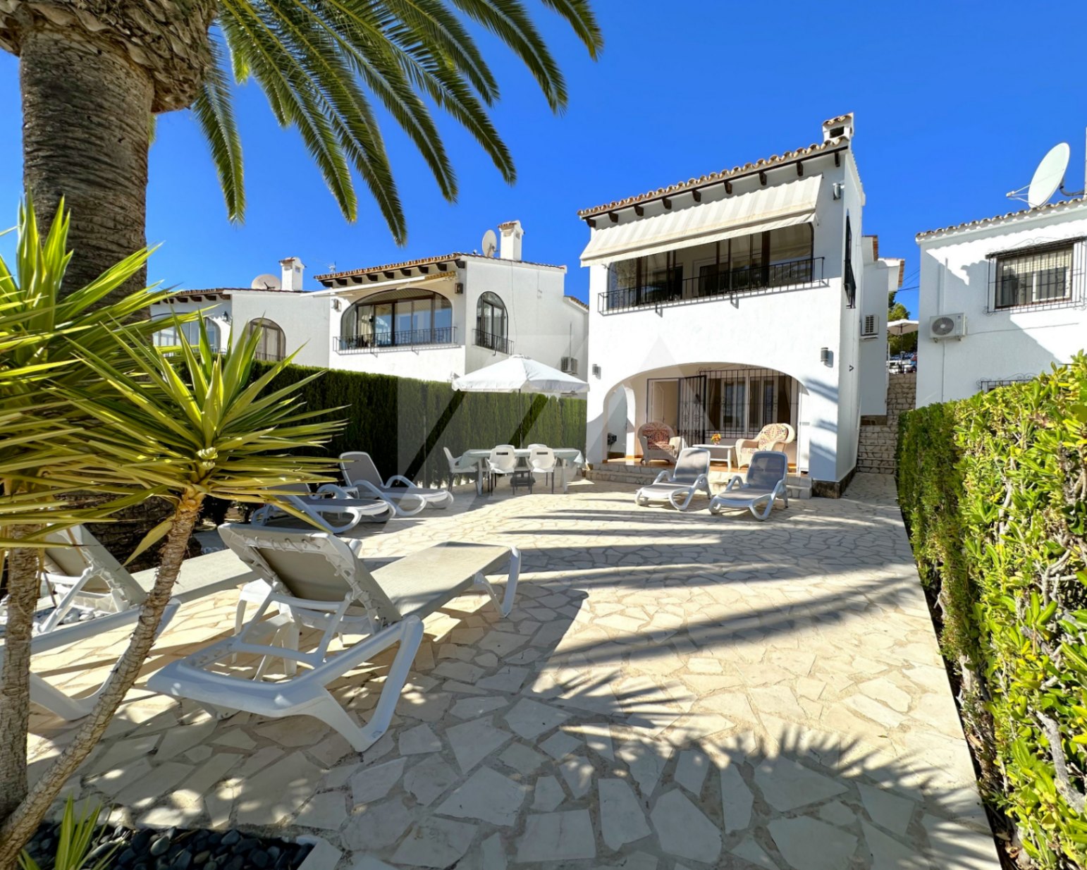 Bungalow mit Meerblick zu verkaufen in Moraira, Costa Blanca.