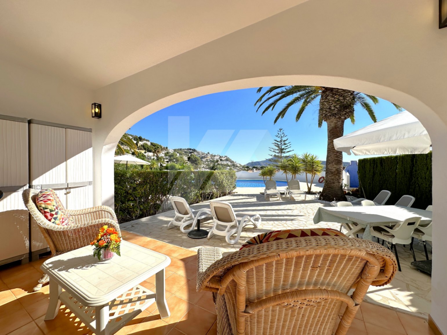 Bungalow mit Meerblick zu verkaufen in Moraira, Costa Blanca.