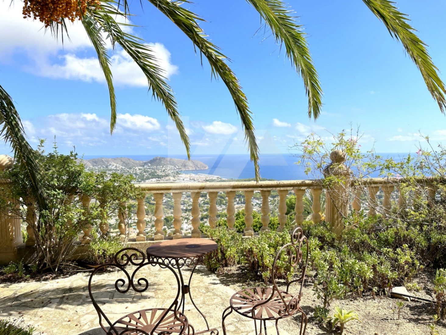 Villa con vistas panorámicas al mar en venta en Moraira, Benimeit.