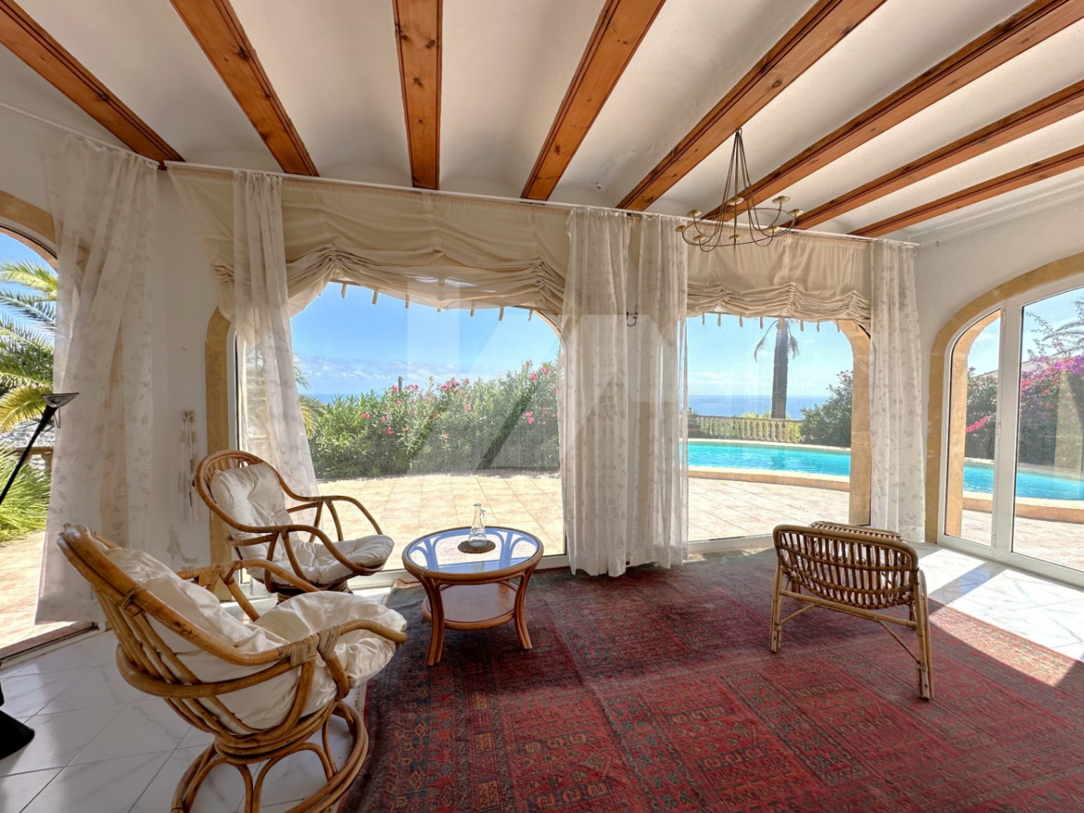 Villa con vistas panorámicas al mar en venta en Moraira, Benimeit.