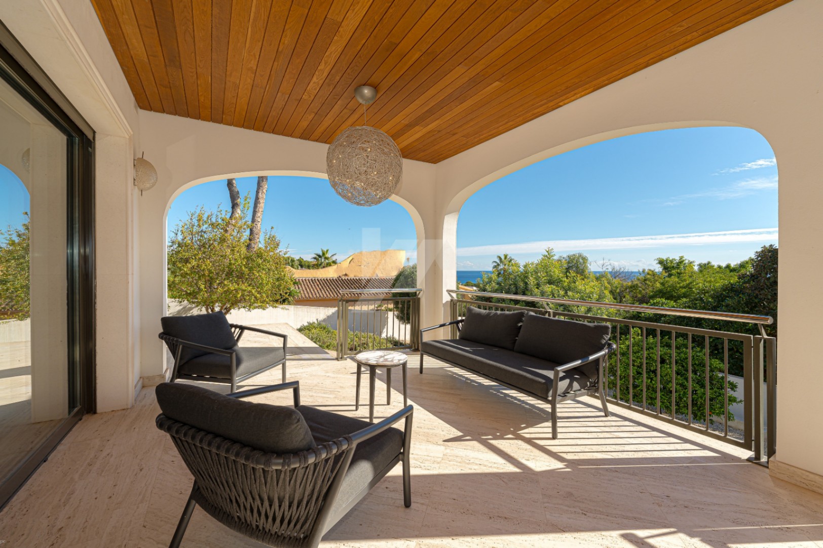 Luxusvilla in zweiter Meereslinie in Moraira zu verkaufen, mit Meerblick.