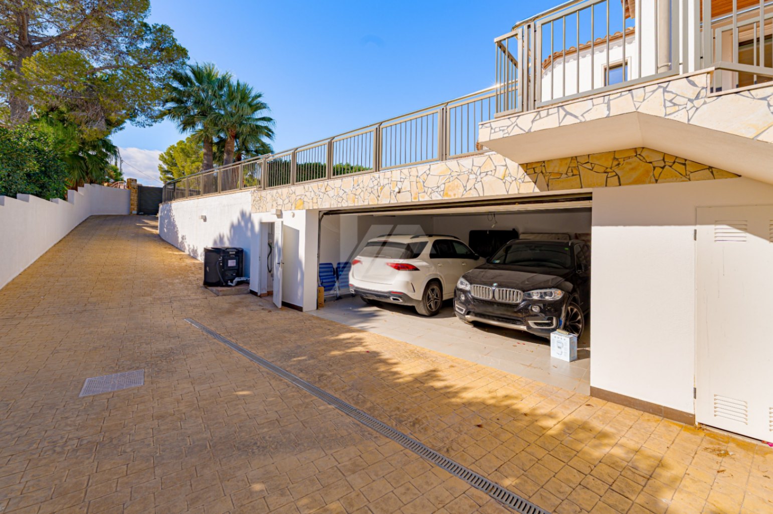 Luxusvilla in zweiter Meereslinie in Moraira zu verkaufen, mit Meerblick.