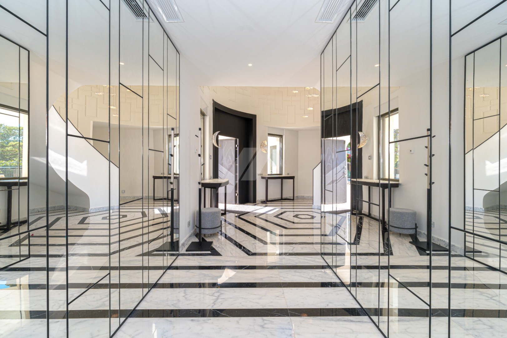 Luxusvilla in zweiter Meereslinie in Moraira zu verkaufen, mit Meerblick.