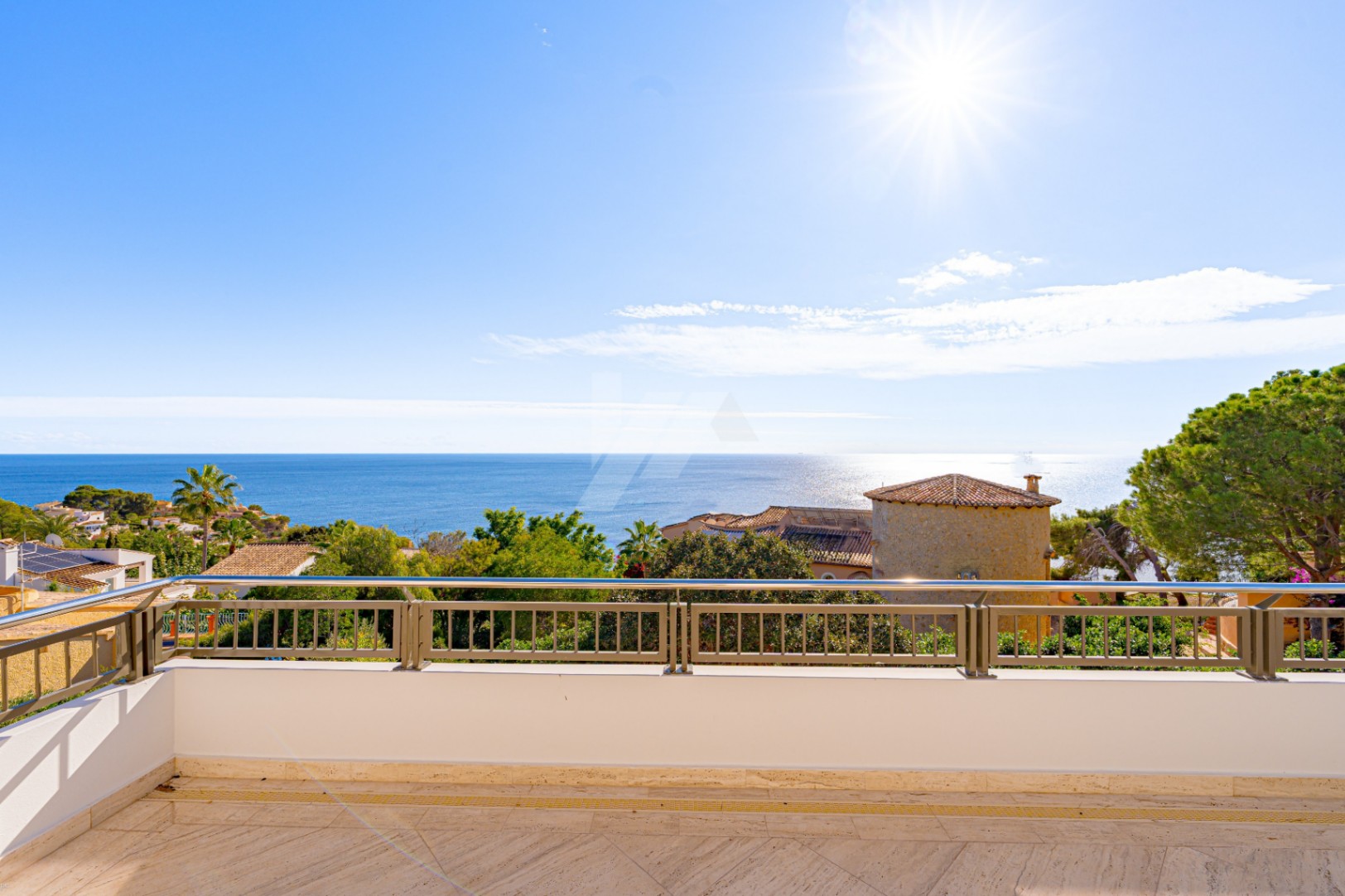Luxusvilla in zweiter Meereslinie in Moraira zu verkaufen, mit Meerblick.