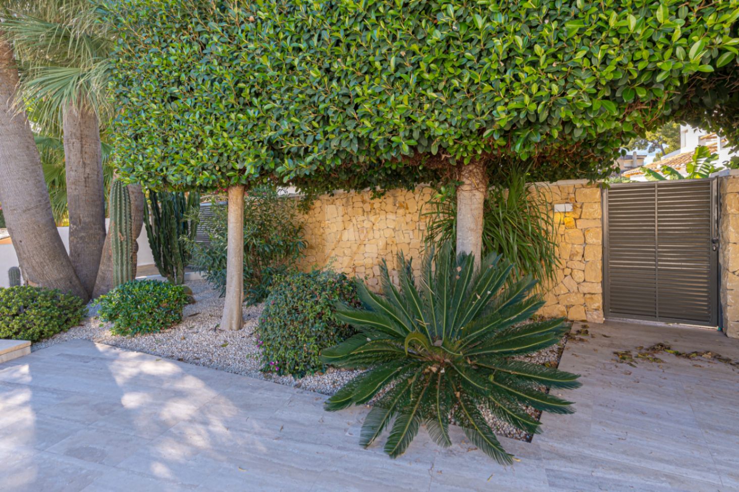 Luxusvilla in zweiter Meereslinie in Moraira zu verkaufen, mit Meerblick.