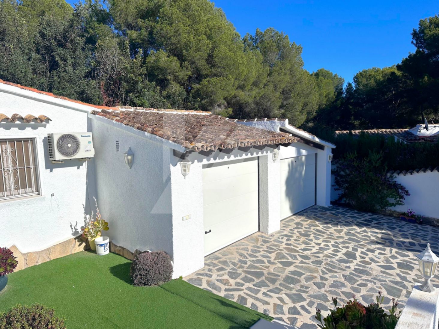 Villa mit Meerblick zu verkaufen in Moraira, Costa Blanca.