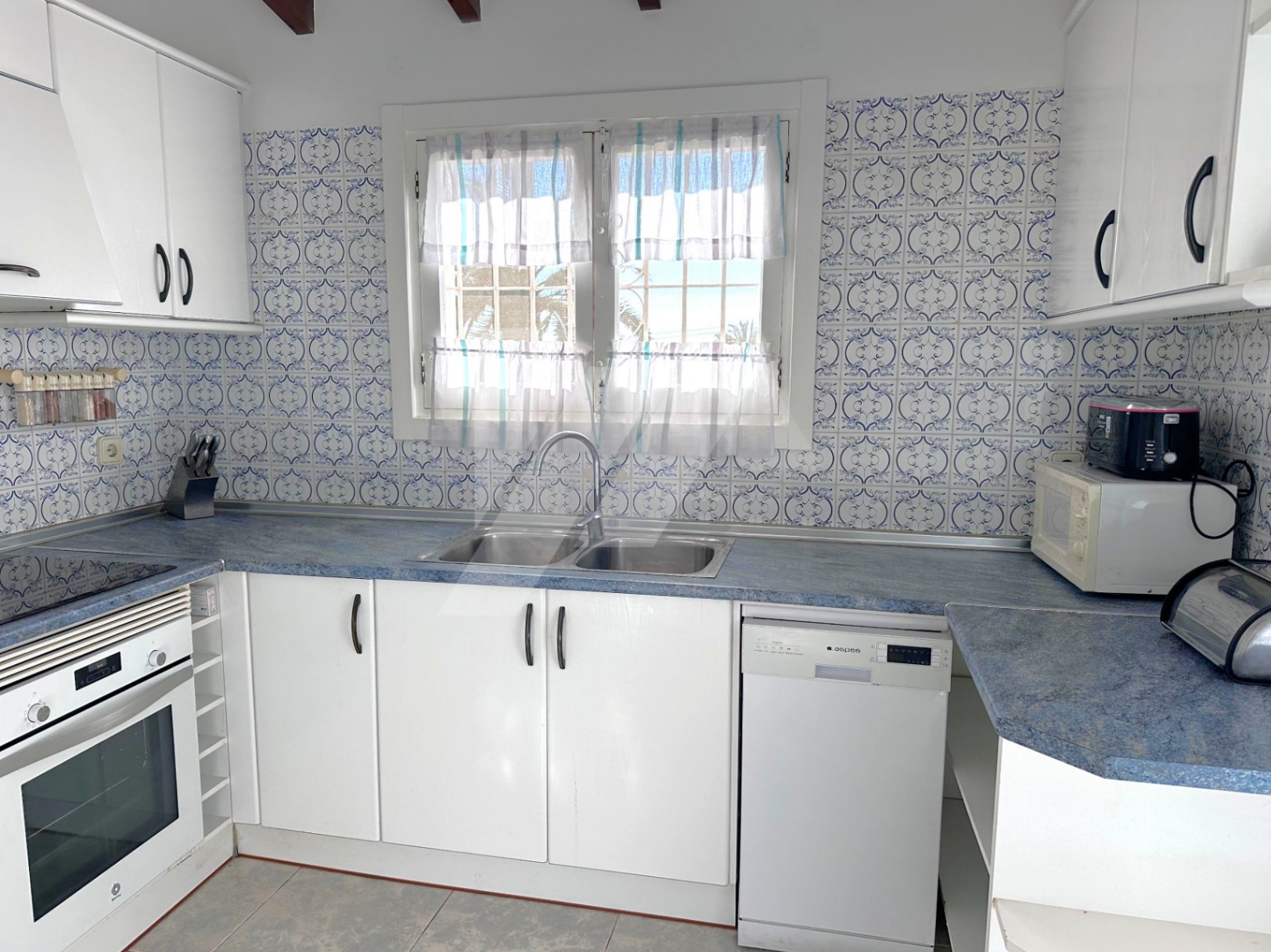 Villa mit Meerblick zu verkaufen in Moraira, Costa Blanca.
