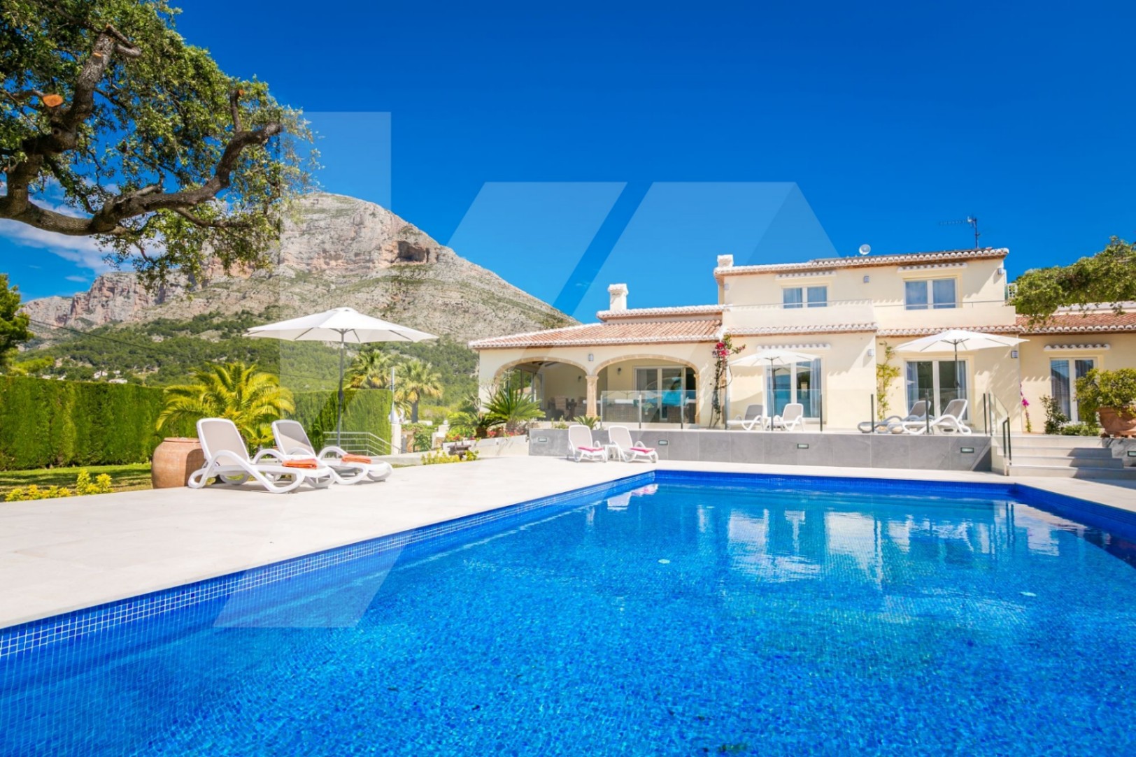 Exklusive Luxusvilla zu verkaufen in Jávea, Costa Blanca.