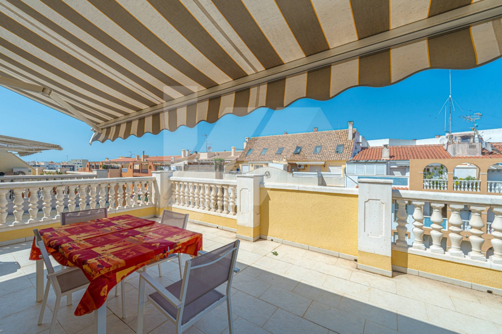 Penthouse mit Pool zu verkaufen in Denia, Costa Blanca.