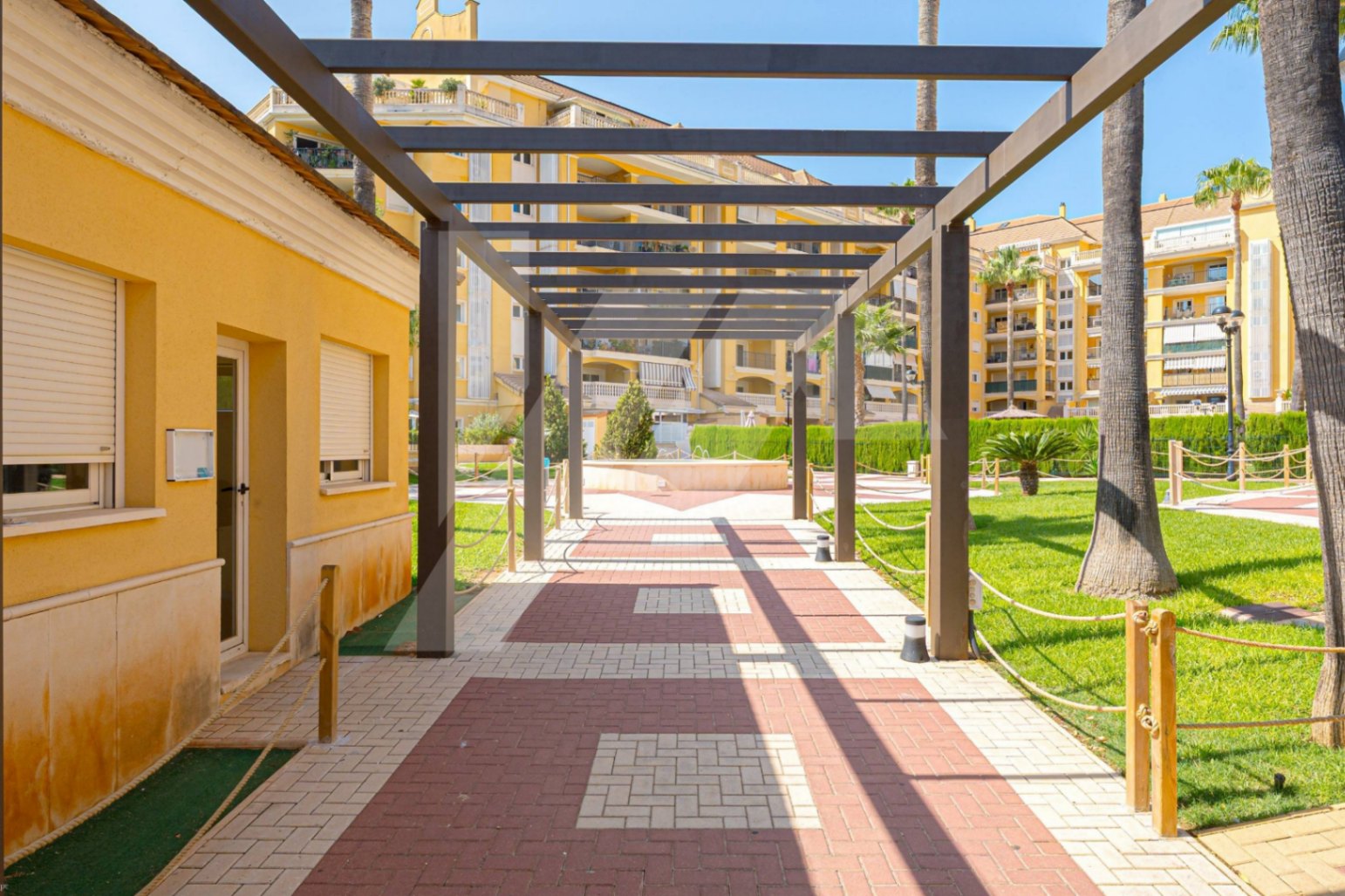 Penthouse mit Pool zu verkaufen in Denia, Costa Blanca.