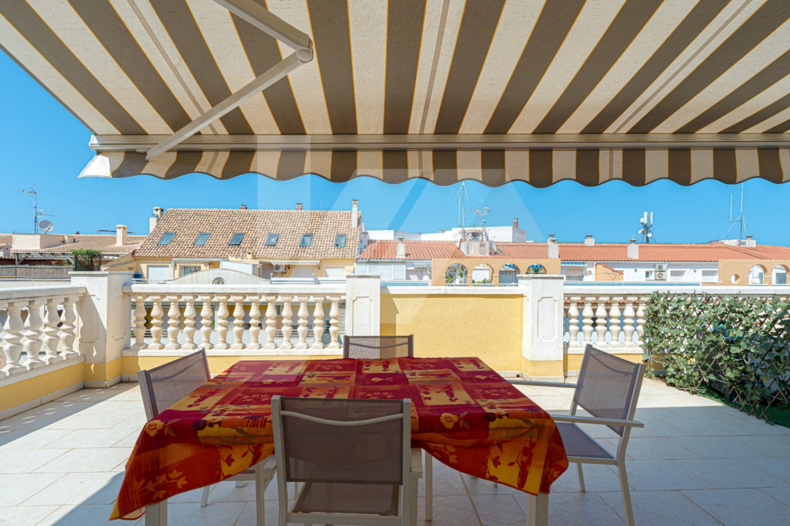 Penthouse mit Pool zu verkaufen in Denia, Costa Blanca.