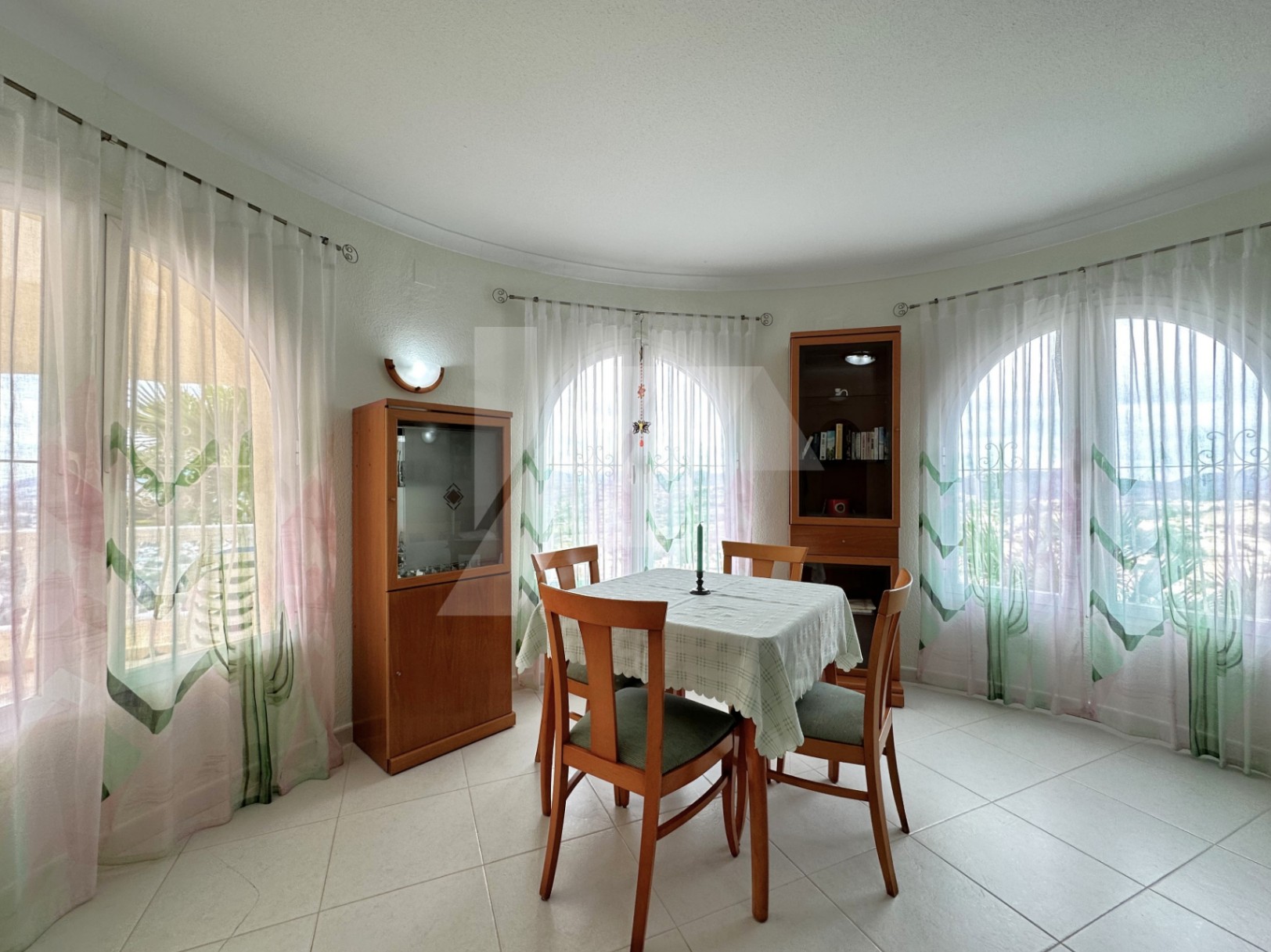 Villa mit Panoramameerblick zu verkaufen in Benitachell, Costa Blanca.