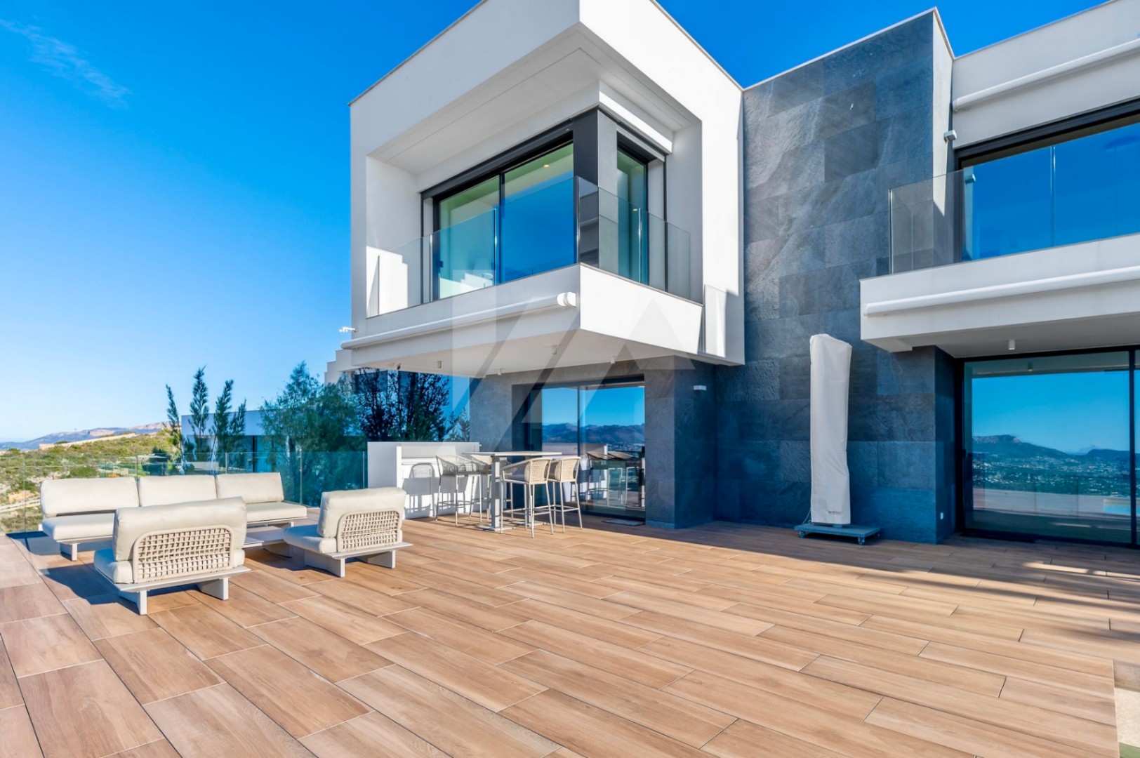 Exklusive Luxusvilla mit Meerblick zu verkaufen in Benitachell, Costa Blanca.