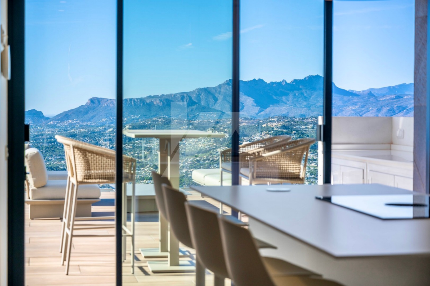 Exklusive Luxusvilla mit Meerblick zu verkaufen in Benitachell, Costa Blanca.