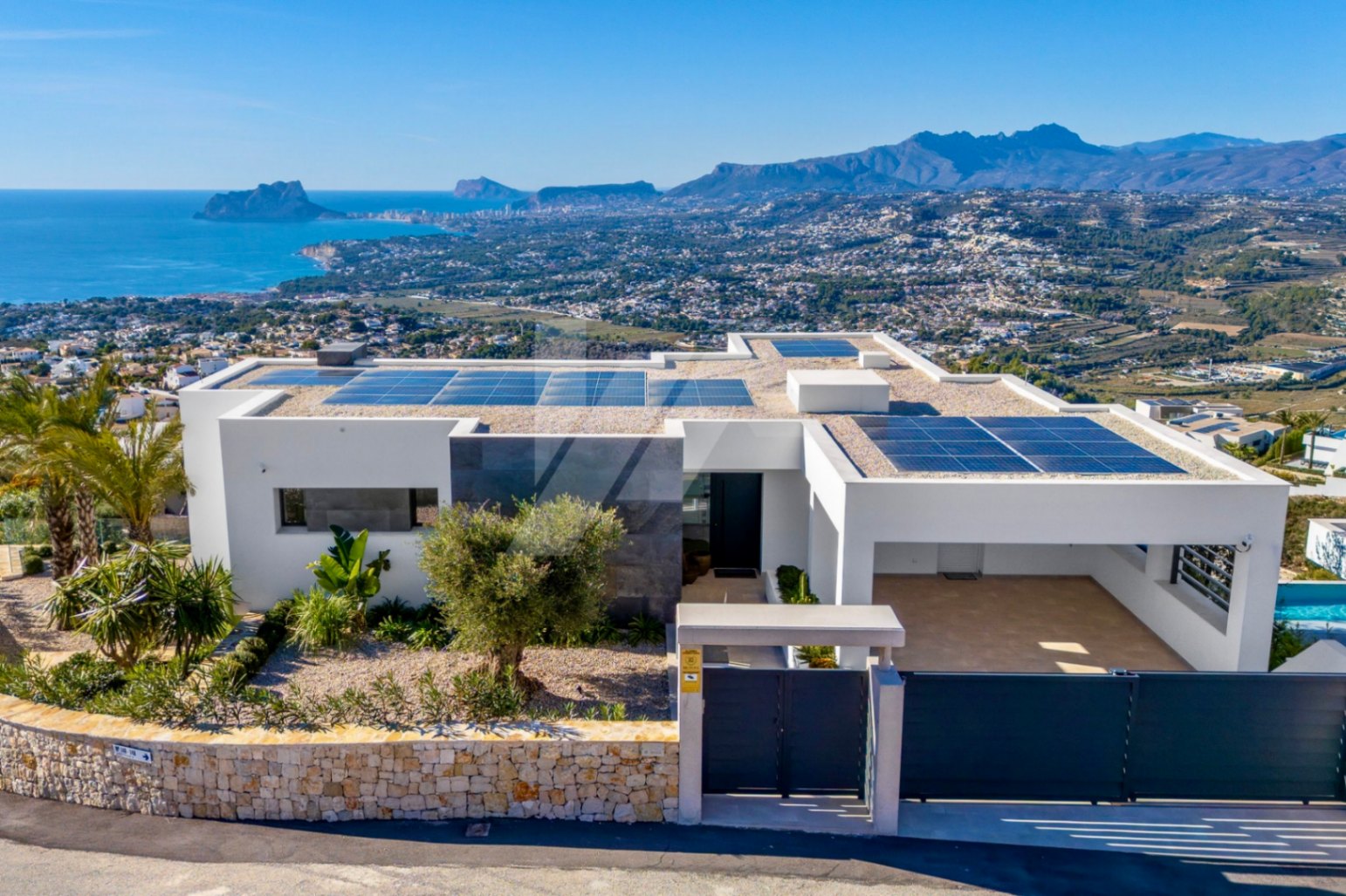 Exklusive Luxusvilla mit Meerblick zu verkaufen in Benitachell, Costa Blanca.