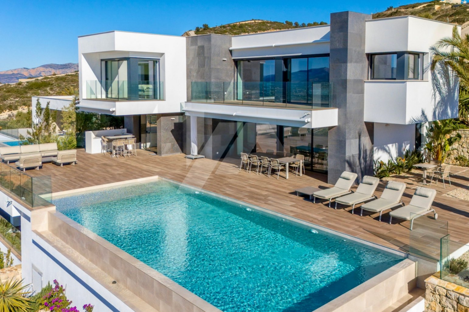 Exklusive Luxusvilla mit Meerblick zu verkaufen in Benitachell, Costa Blanca.