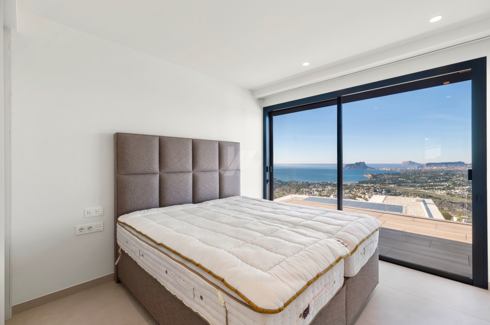 Exklusive Luxusvilla mit Meerblick zu verkaufen in Benitachell, Costa Blanca.