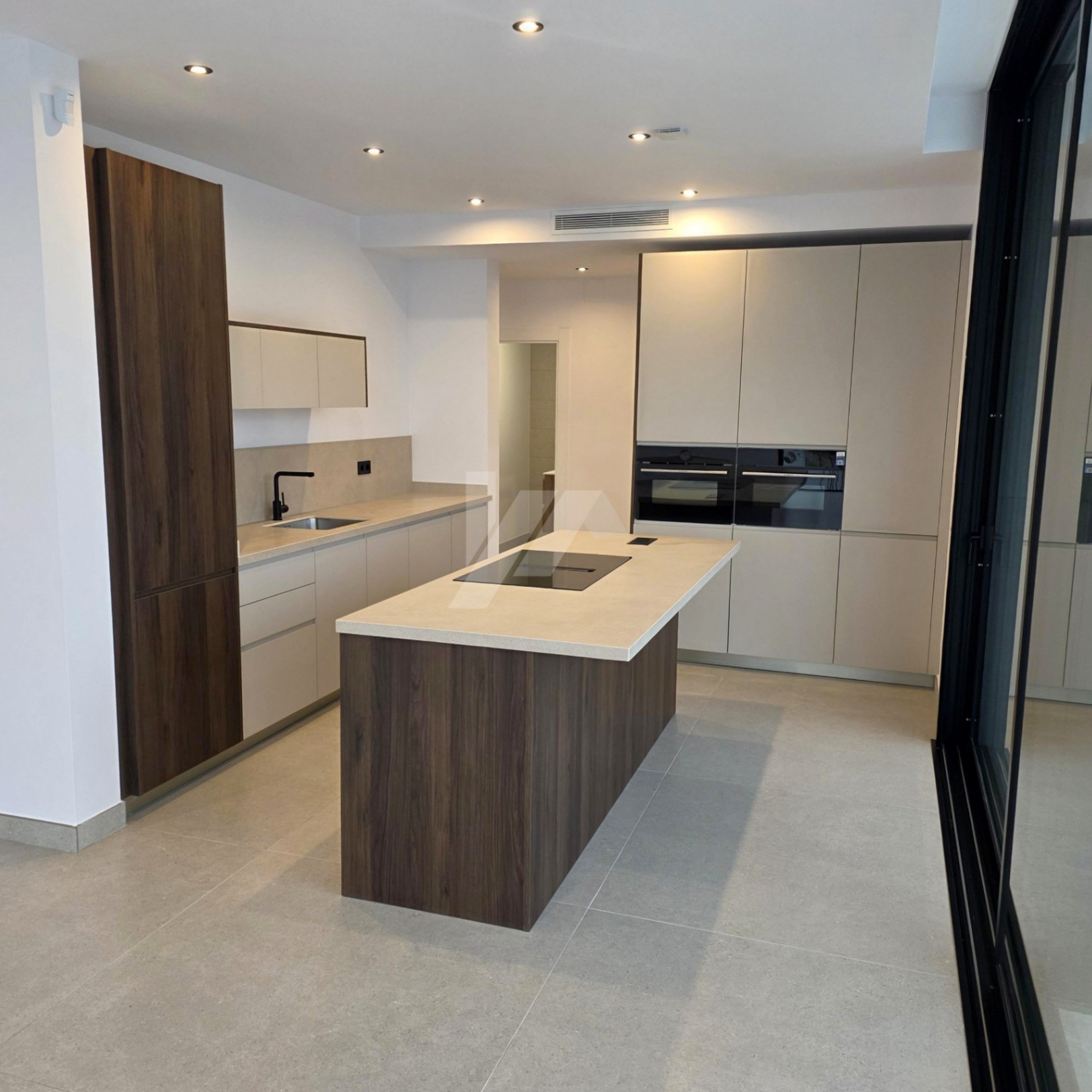 Moderne Villa zu verkaufen in Calpe, Costa Blanca.