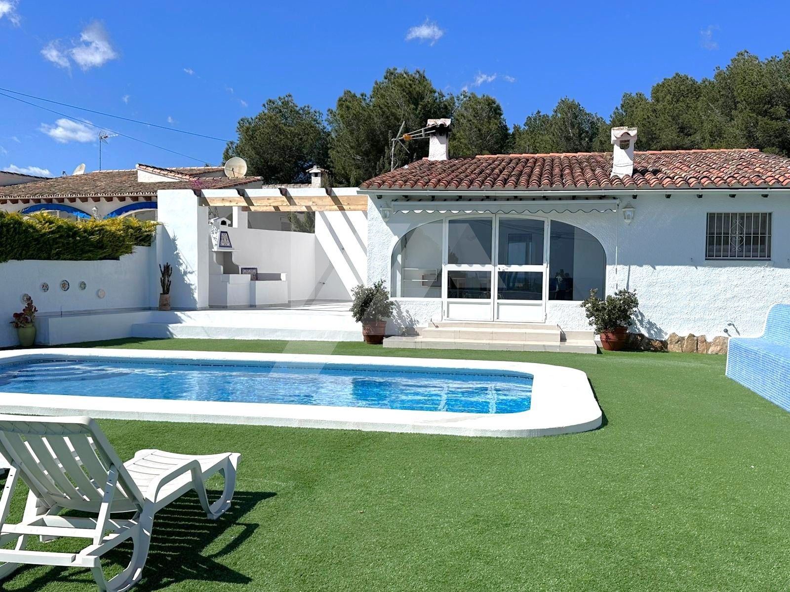 Villa mit Meerblick zu verkaufen in Moraira, Costa Blanca.