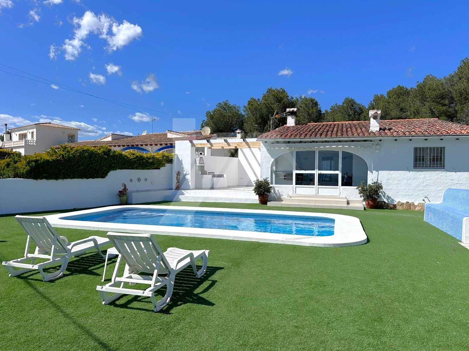 Villa mit Meerblick zu verkaufen in Moraira, Costa Blanca.