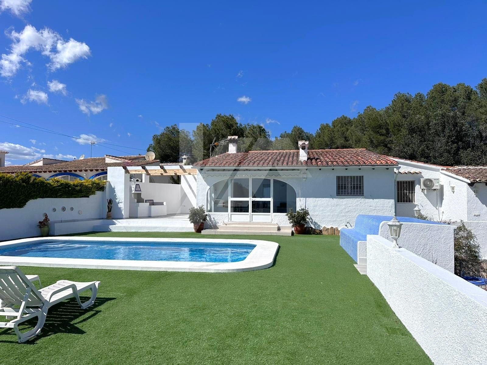 Villa mit Meerblick zu verkaufen in Moraira, Costa Blanca.