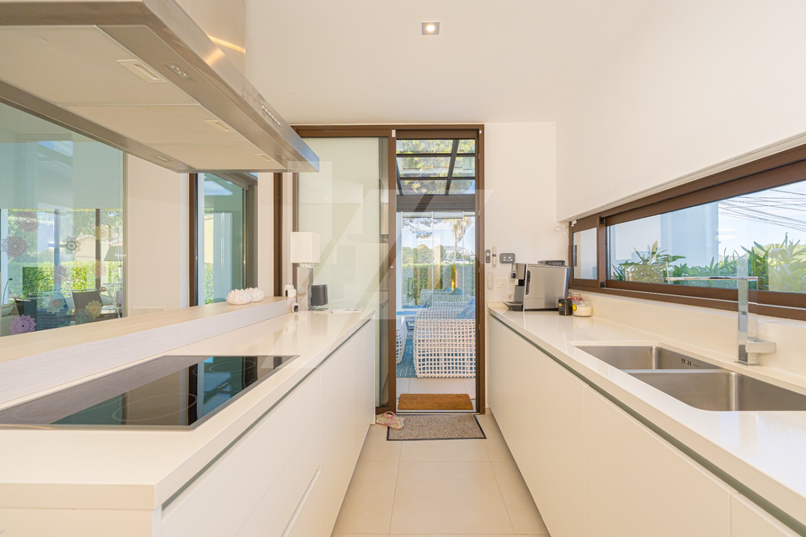 Moderne Villa zu verkaufen in Moraira mit Meerblick, Costa Blanca.