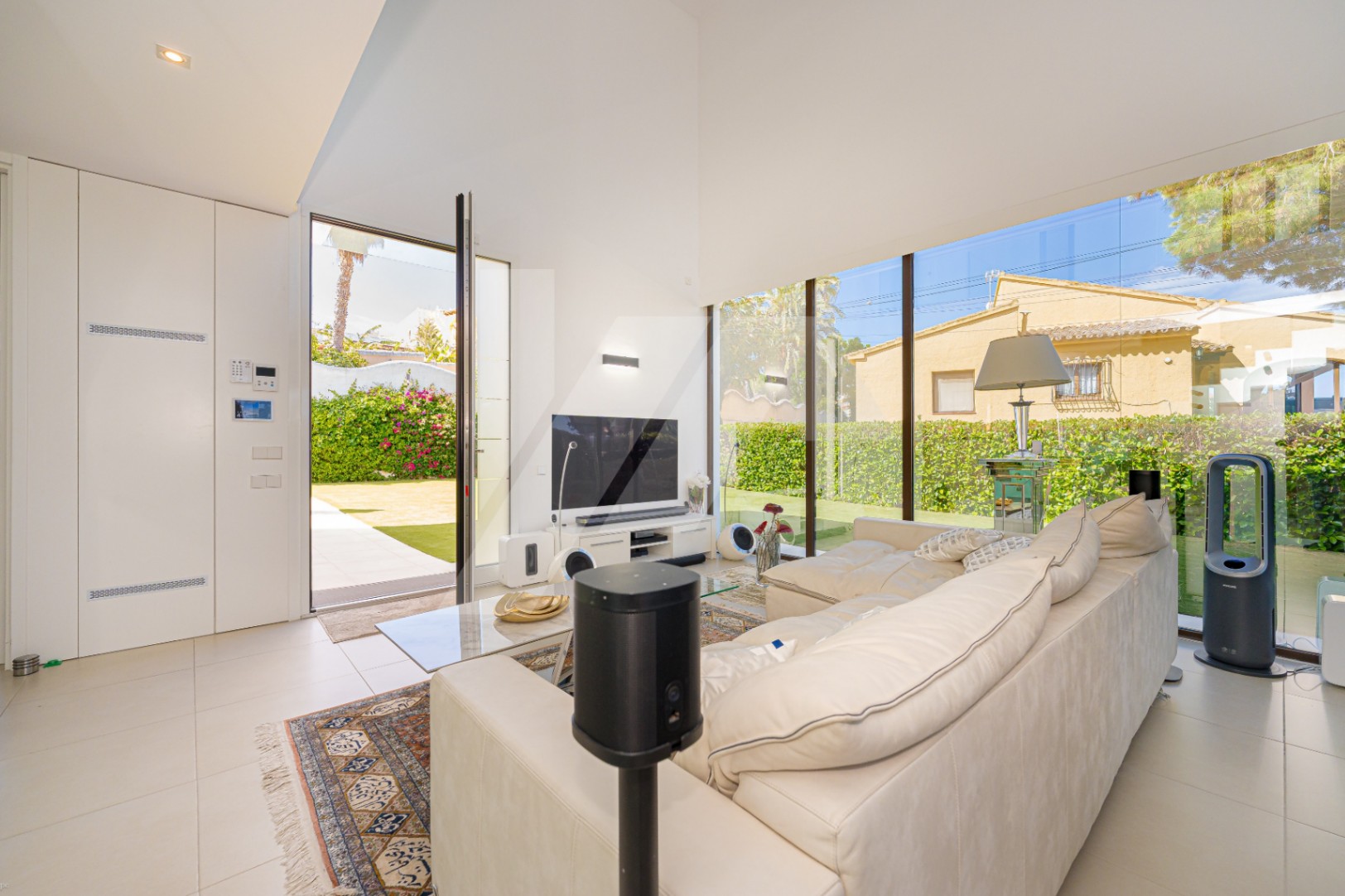 Moderne Villa zu verkaufen in Moraira mit Meerblick, Costa Blanca.
