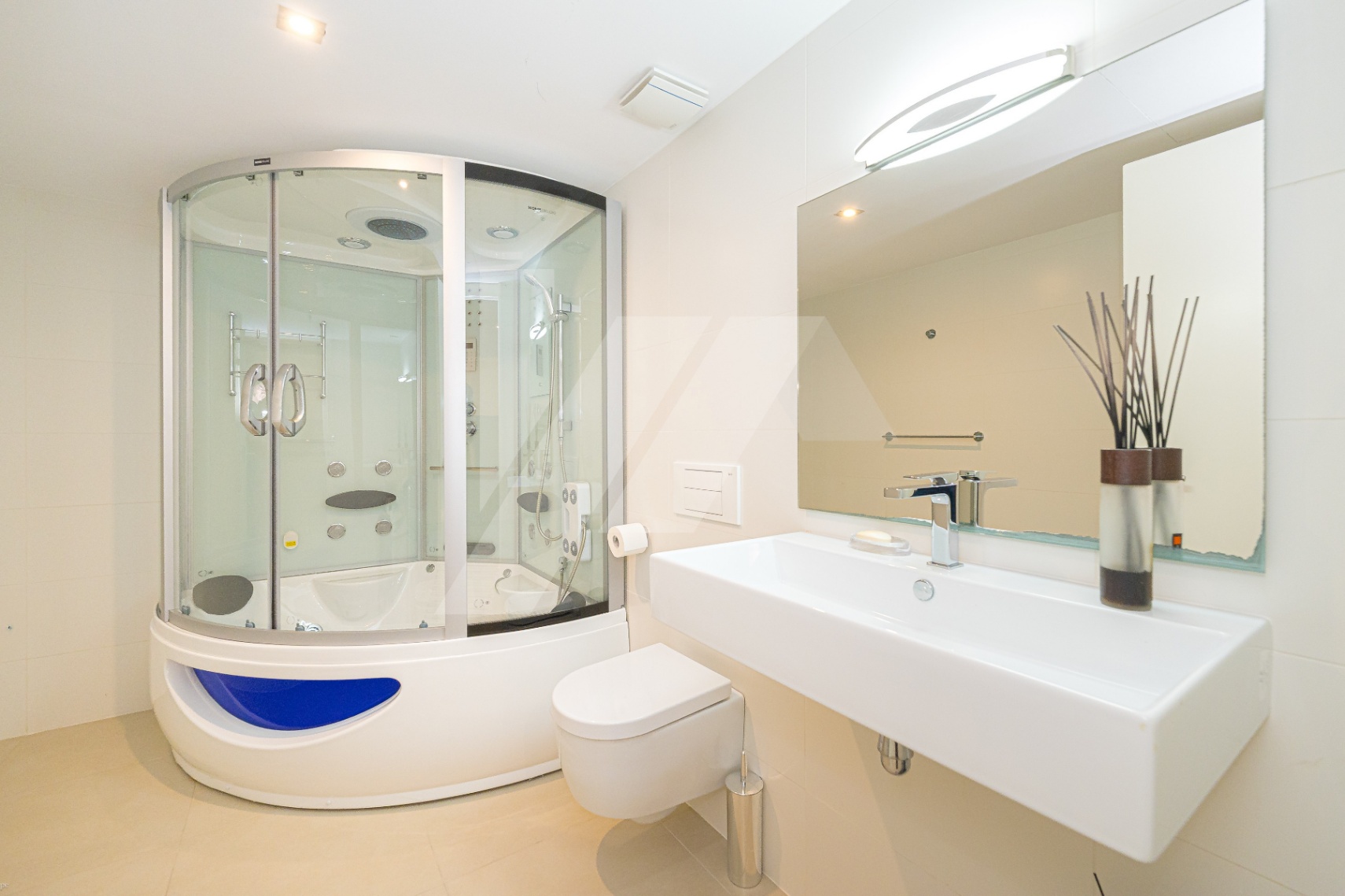 Moderne Villa zu verkaufen in Moraira mit Meerblick, Costa Blanca.