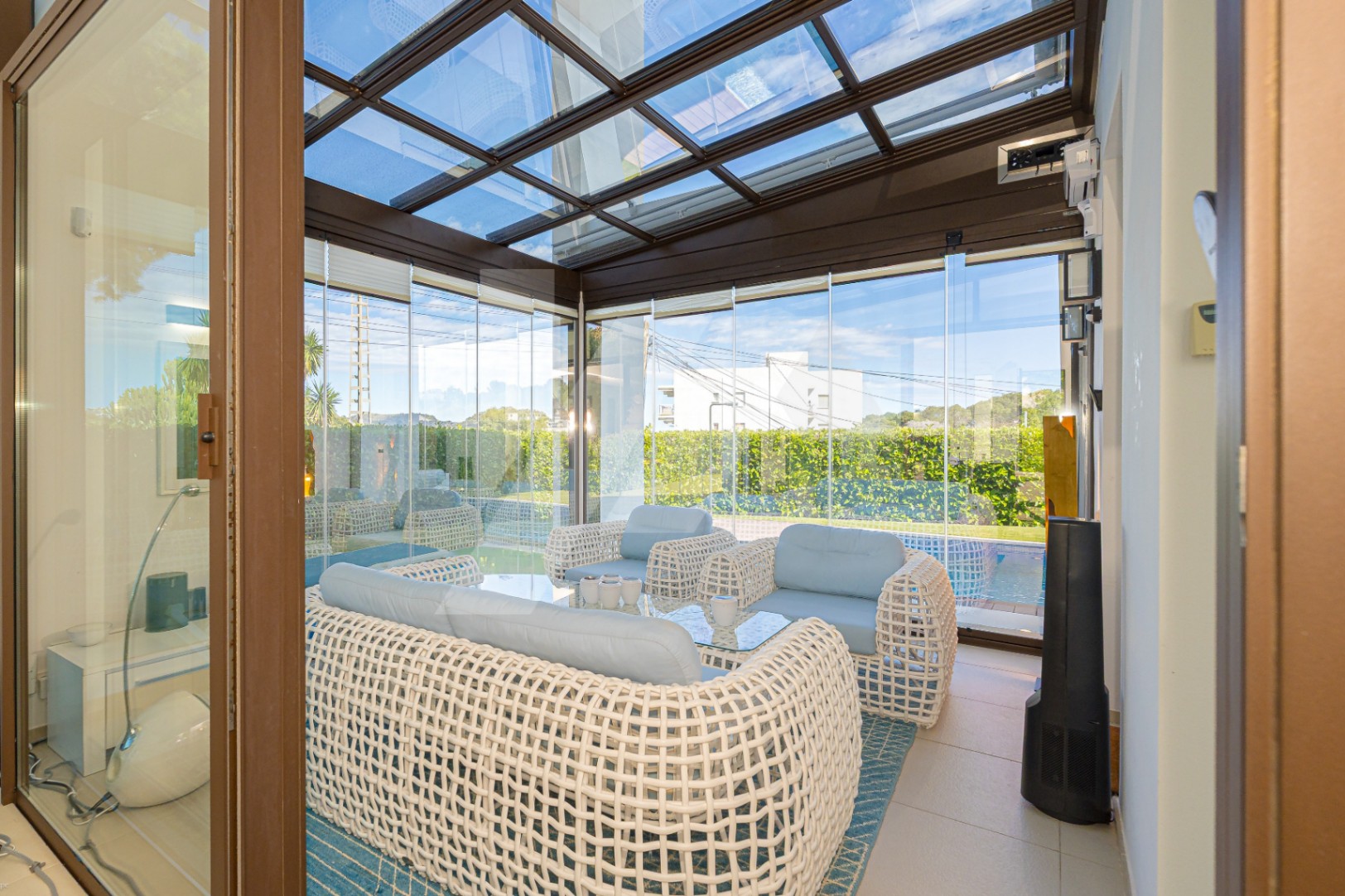 Moderne Villa zu verkaufen in Moraira mit Meerblick, Costa Blanca.