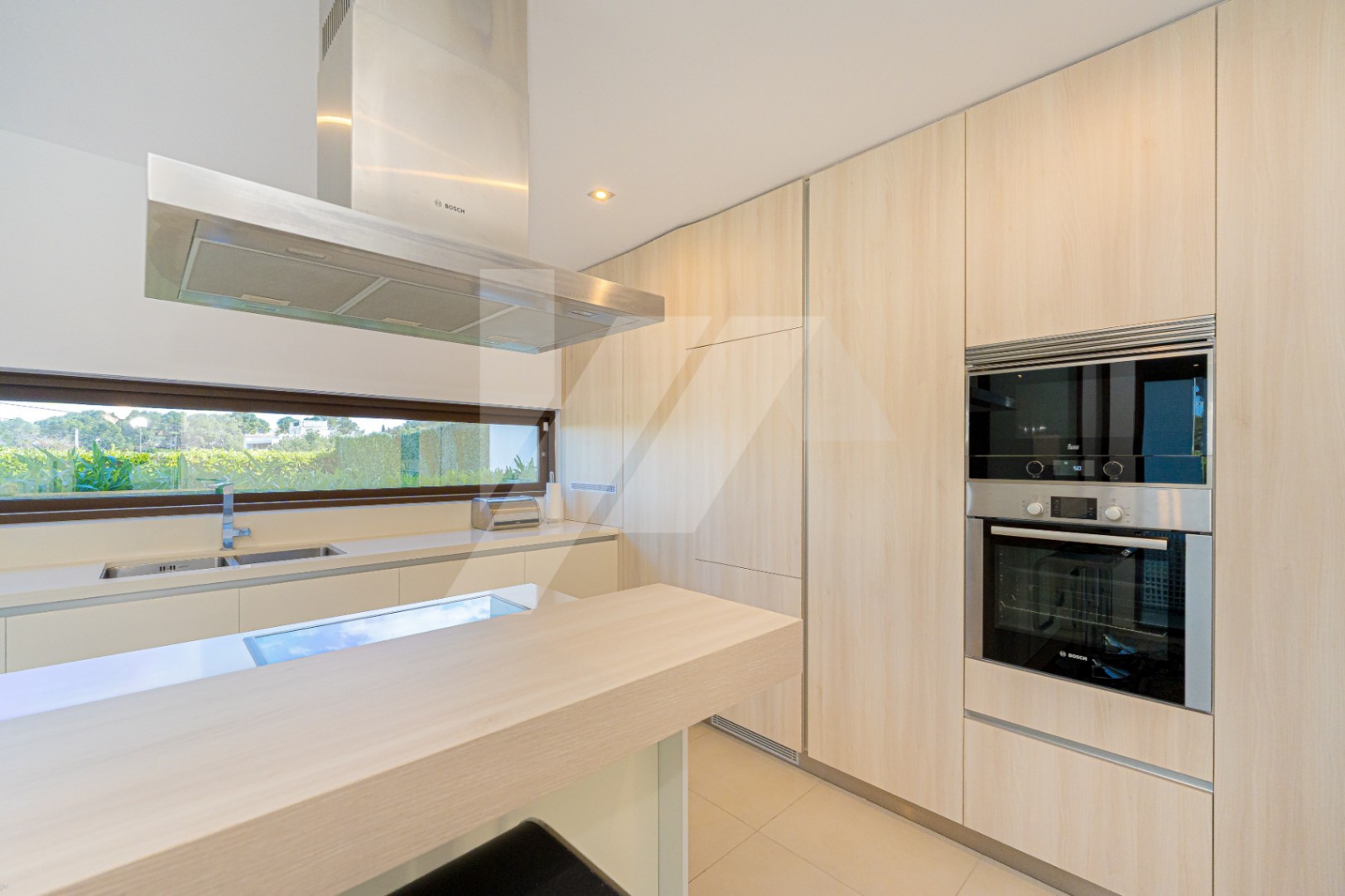Moderne Villa zu verkaufen in Moraira mit Meerblick, Costa Blanca.