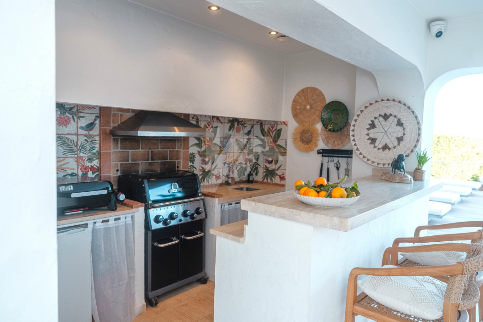 Villa im ibizenkischen Stil zu verkaufen in Moraira, Costa Blanca.