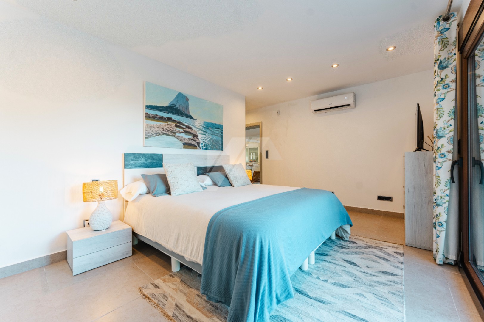 Villa im ibizenkischen Stil zu verkaufen in Moraira, Costa Blanca.