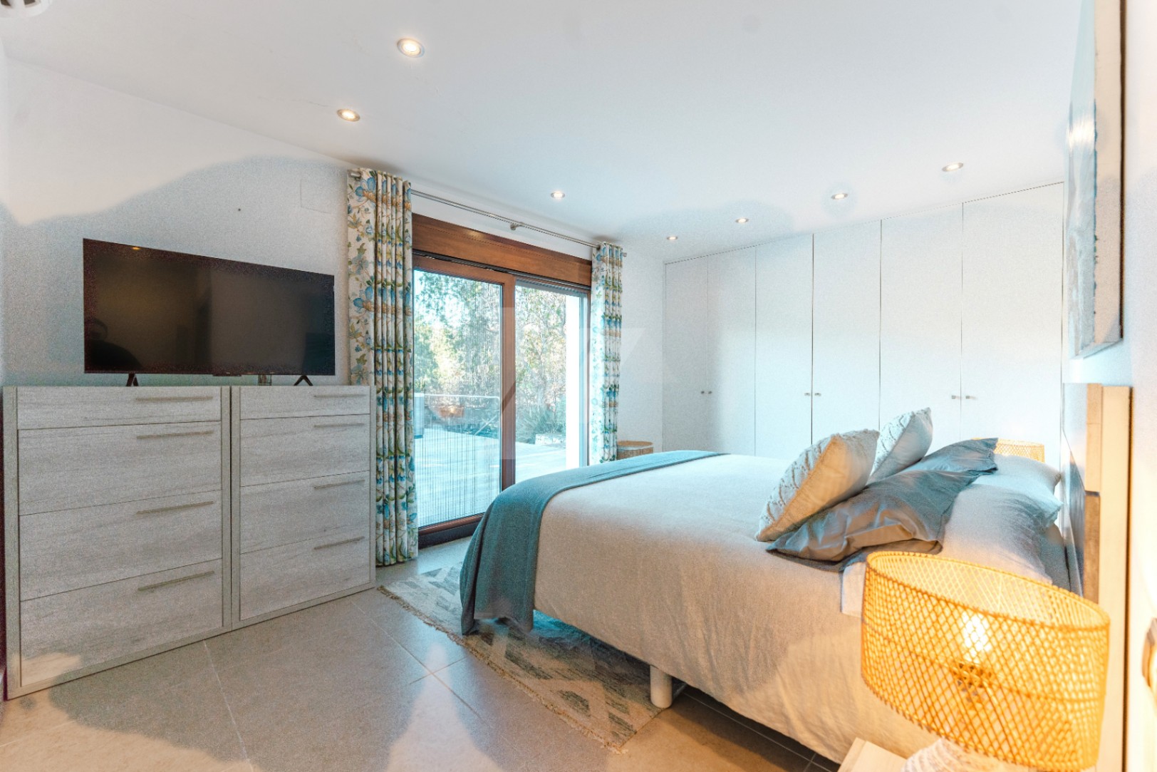 Villa im ibizenkischen Stil zu verkaufen in Moraira, Costa Blanca.