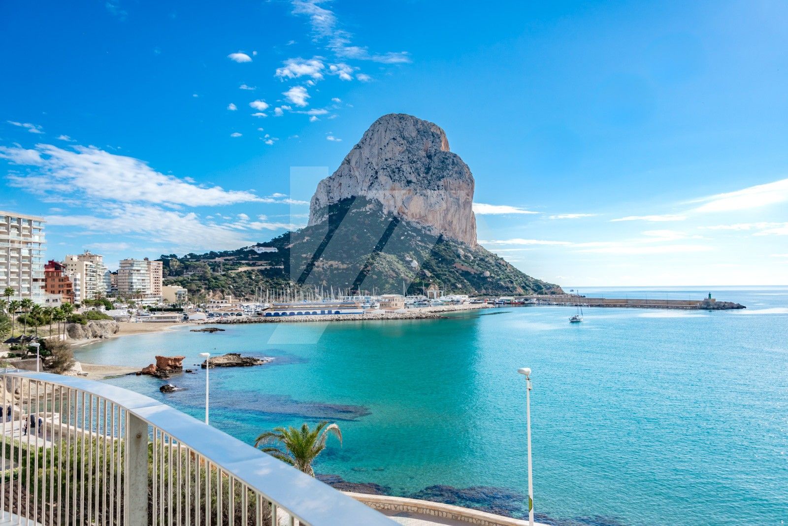 Exklusive Wohnung zu verkaufen in erster Linie in Calpe, Costa Blanca.