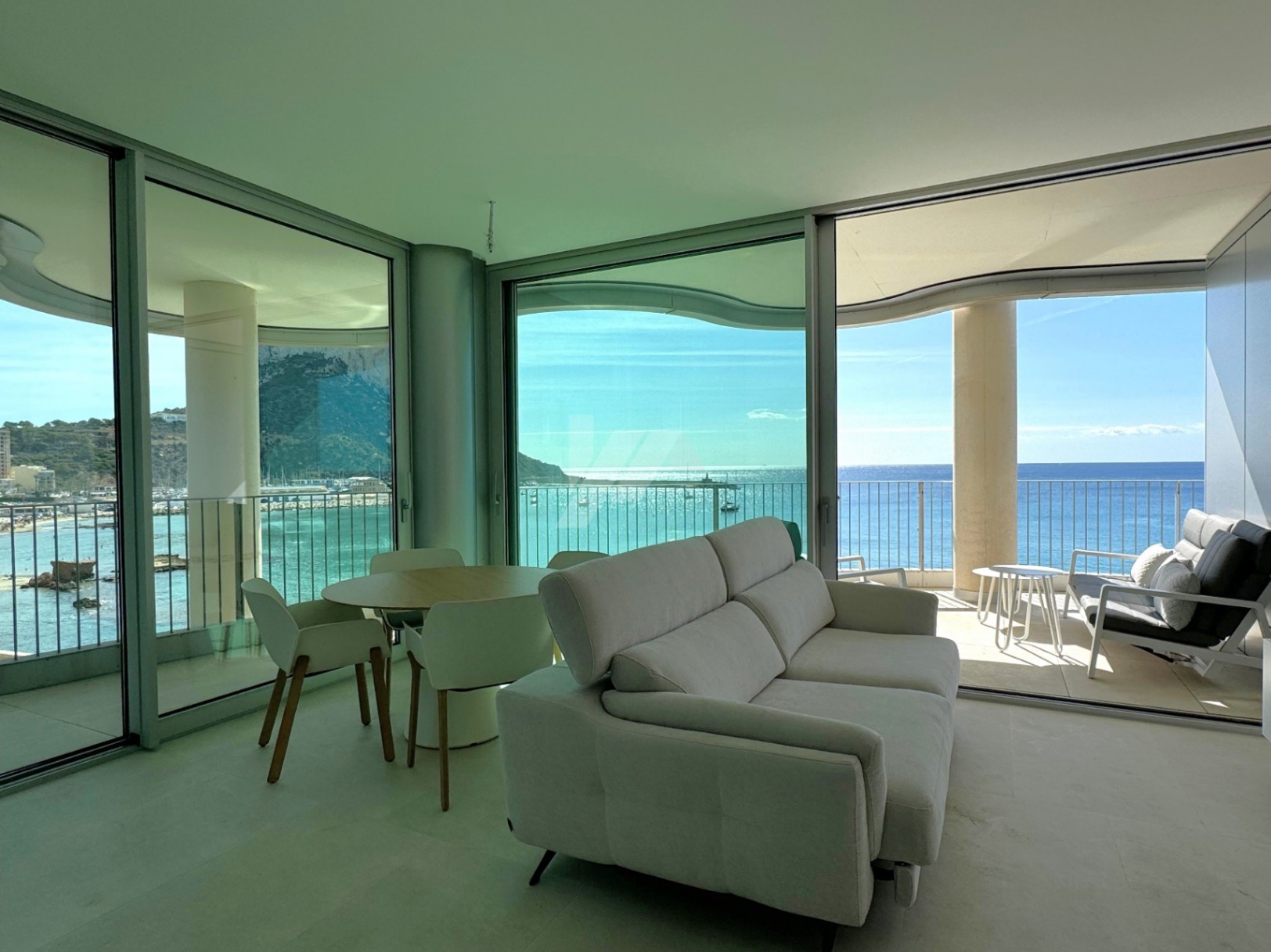 Exklusive Wohnung zu verkaufen in erster Linie in Calpe, Costa Blanca.