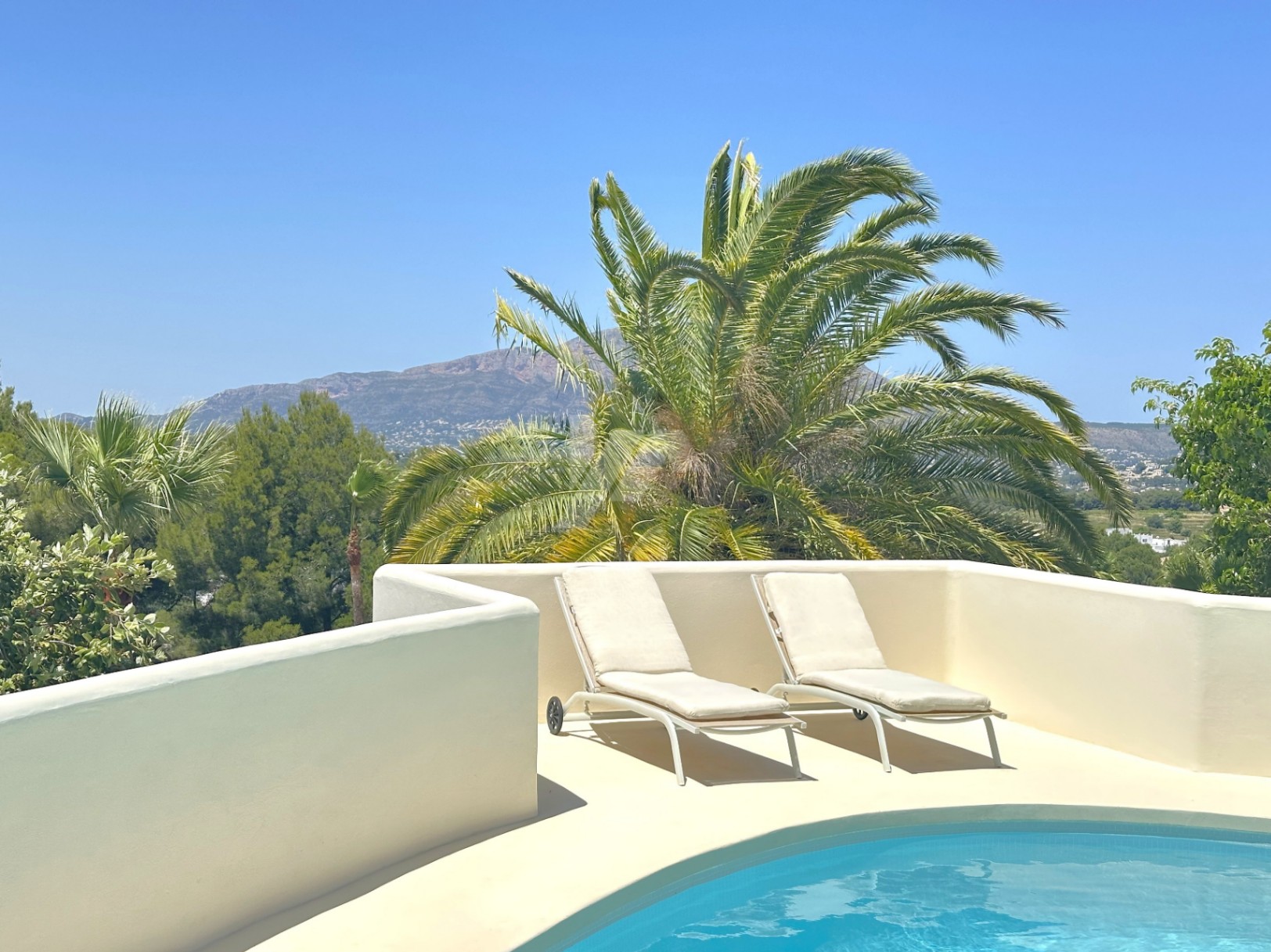 Renovierte mediterrane Villa mit Ibiza-Charme in Benitachell.
