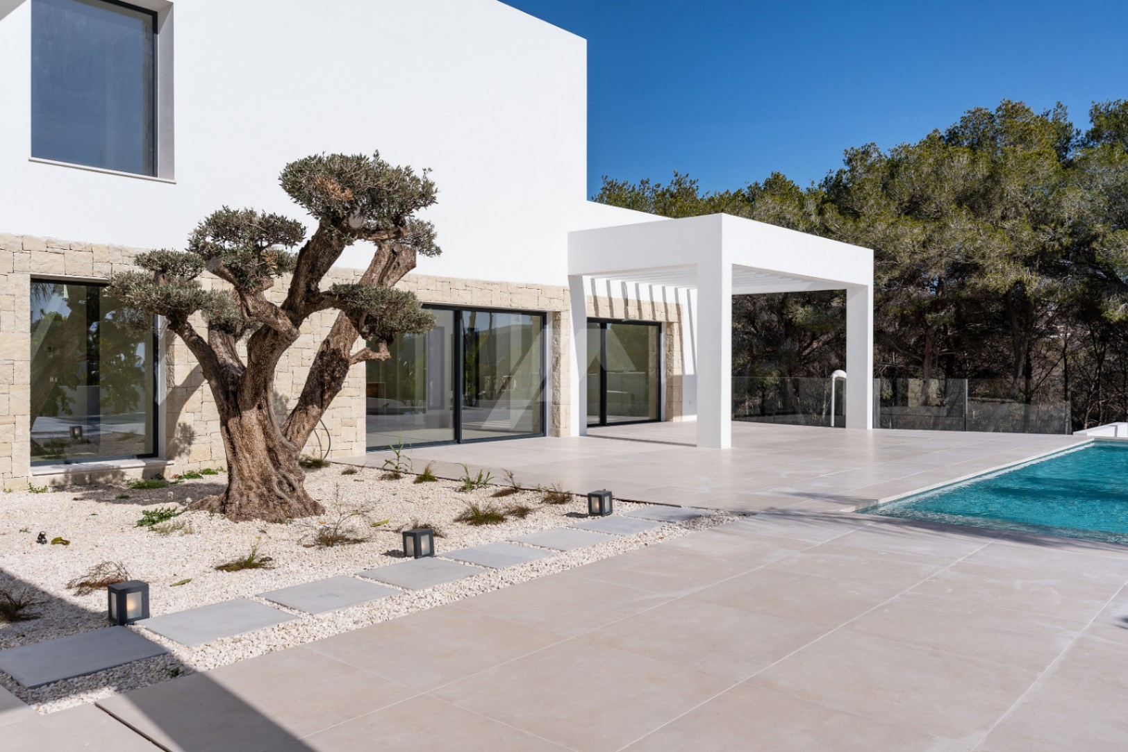 Luxusvilla mit Meerblick zum Verkauf in Moraira, Costa Blanca.