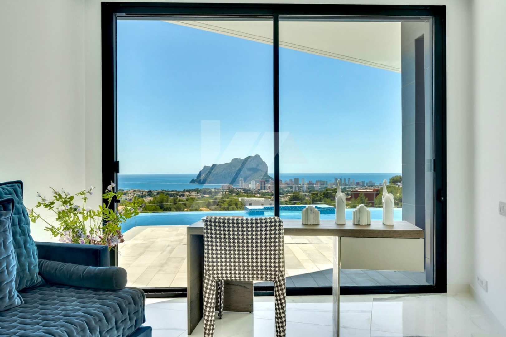 Villa de lujo con vistas panorámicas al mar en venta en Benissa, Costa Blanca.