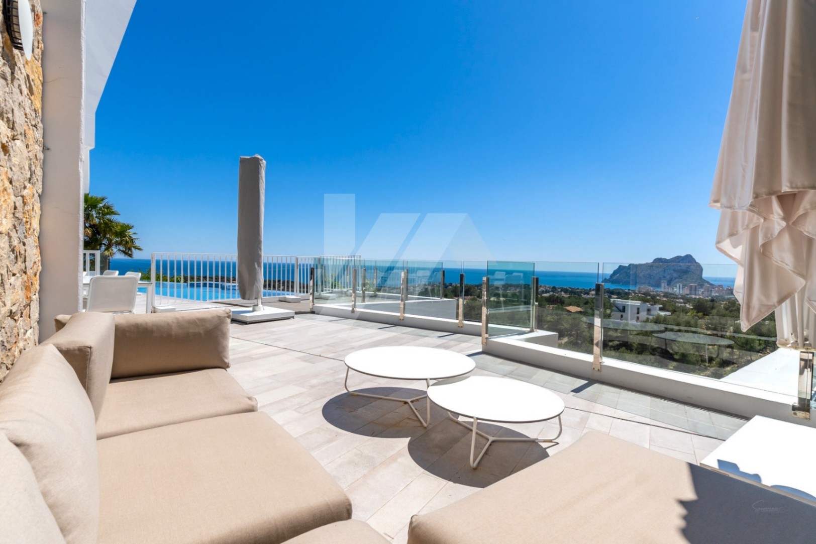 Villa de lujo con vistas panorámicas al mar en venta en Benissa, Costa Blanca.