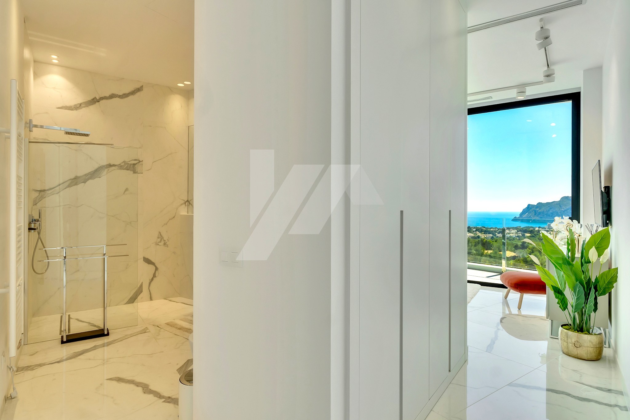 Villa de lujo con vistas panorámicas al mar en venta en Benissa, Costa Blanca.