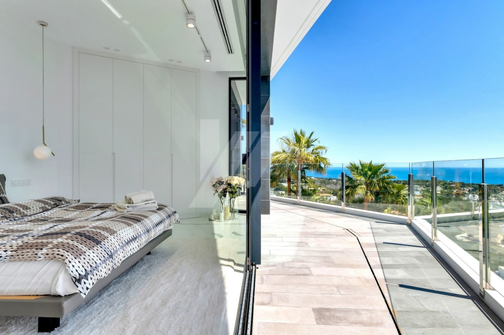 Villa de lujo con vistas panorámicas al mar en venta en Benissa, Costa Blanca.