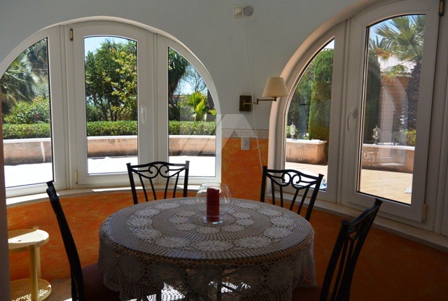 Villa zur Investition zu verkaufen in Calpe, Costa Blanca.