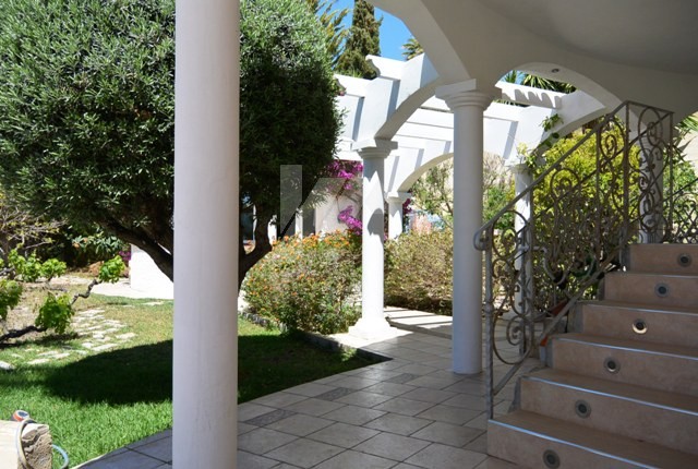 Villa zur Investition zu verkaufen in Calpe, Costa Blanca.