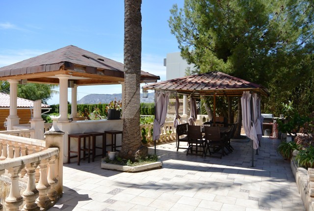 Villa zur Investition zu verkaufen in Calpe, Costa Blanca.